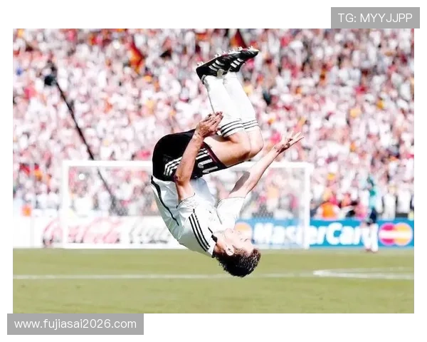 世界杯赛事报道中的精彩瞬间与精彩集锦让你不出门也能感受比赛的激烈与激情